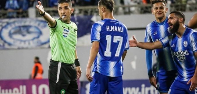 اتحاد طنجة يحتج بشدة على التحكيم ويطالب بفتح تحقيق عاجل