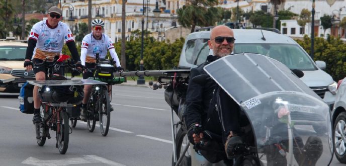 “رحلة الشمس 2025″، لحاق دراجات هوائية بالطاقة الشمسية ينطلق من طنجة نحو العيون