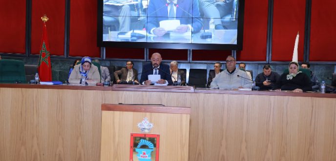 جماعة طنجة تصادق على إجراءات لتقوية منظومة التخطيط المجالي وعلى دعم جمعيات محلية