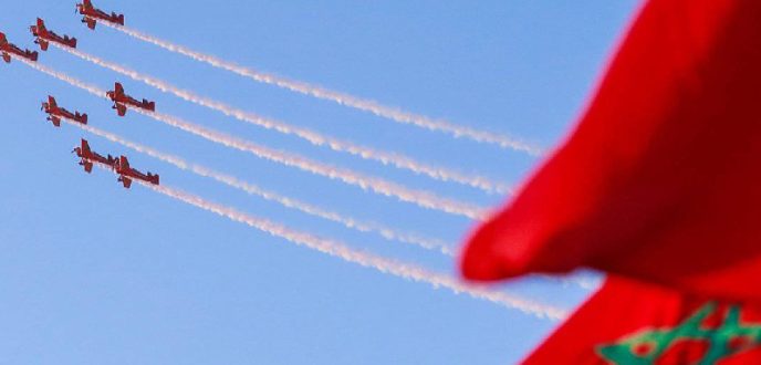 القوات الملكية تنظم استعراضات جوية بشواطئ المضيق ومارتيل بمناسبة عيد العرش
