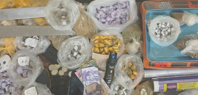 مداهمات أمنية تقود لحجز كميات كبيرة من المخدرات بحي السانية في طنجة