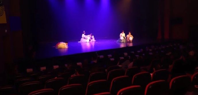 مسرحية “أدناس” تفوز بالجائزة الوطنية الكبرى للمسرح بتطوان