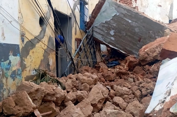 انهيار منزل بفعل التساقطات المطرية يثير هلعا بالعرائش