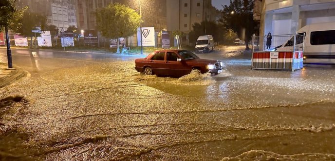 أمطار الخير تتسبب في فيضانات بمجموعة من الأحياء في طنجة