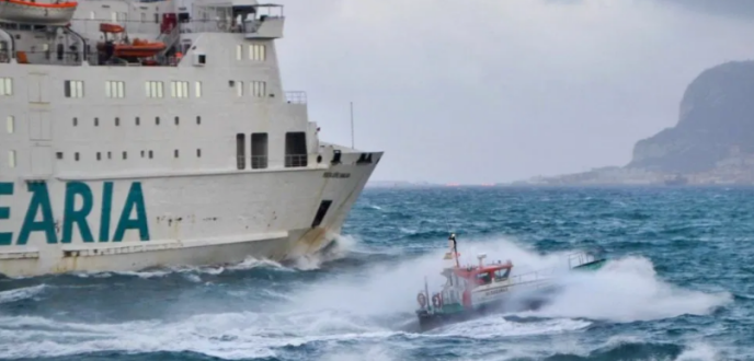 تعليق حركة الملاحة البحرية بين الجزيرة الخضراء وطريفة وطنجة بسبب سوء الأحوال الجوية