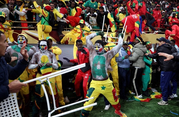 الحبس من ثلاثة أشهر الى سنة واحدة حبسا في حق مشجعين سنغاليين في أحداث نهائي الكان