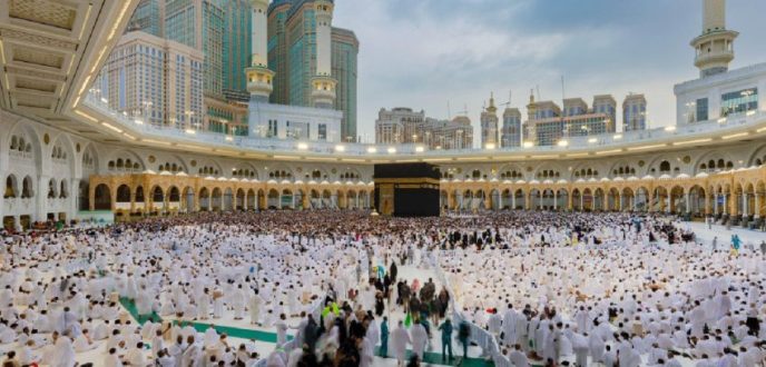 مناسك العمرة .. السعودية توقف التعاقد مع 1800 وكالة سفر خارجية لقصور مستوى الأداء