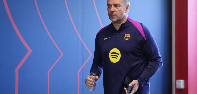 فليك يمدد عقده مع برشلونة لعامين إضافيين