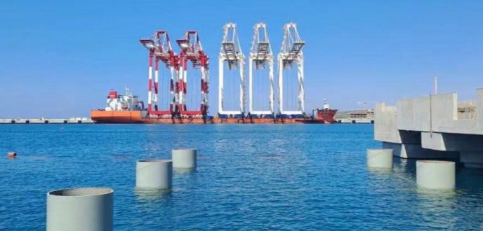 ميناء الناظور غرب المتوسط يقترب من الانطلاق التجاري بأول ثلاث رافعات عملاقة