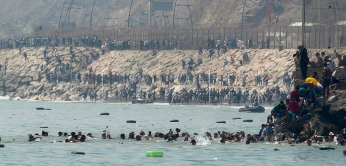 اتفاق مغربي-إسباني على إعادة جميع الوافدين إلى سبتة بشكل غير قانوني