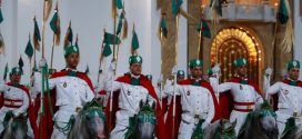 عيد العرش المجيد.. الطواف بالمشاعل التقليدي يضيء تطوان في استعراض مهيب