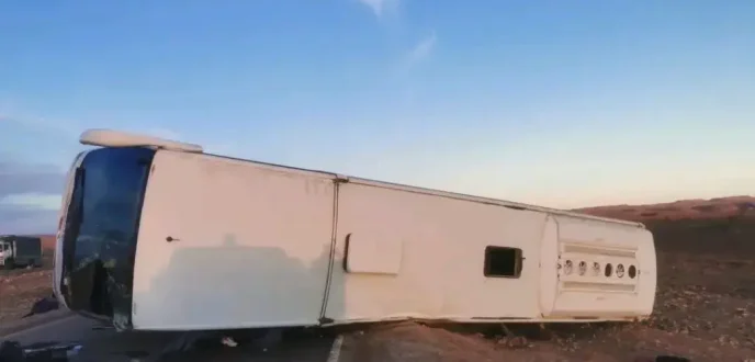 النيابة العامة تفتح تحقيقا في انقلاب حافلة أودى بحياة أربعة أشخاص بزاكورة